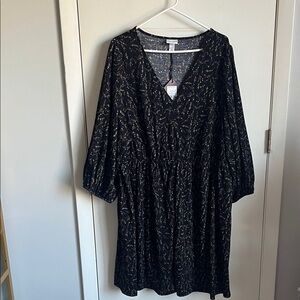 Brand New! Ava & Vic, Black Floral-Print Long-Sleeve V-Neck Dress